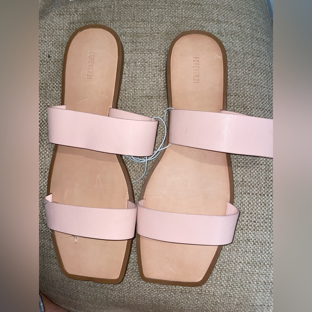 FOREVER 21 women’s sandals size 10